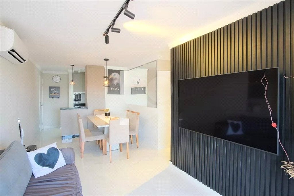 Apartamento à venda com 3 quartos, sendo 1 suíte,  em Vila Matilde, São Paulo, SP