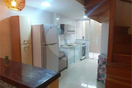 Casa à venda com 3 quartos, sendo 1 suíte, em Ogiva, Cabo Frio, RJ