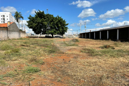 Terreno à venda com 1 quarto em Vila Carolina, Itapetininga, SP