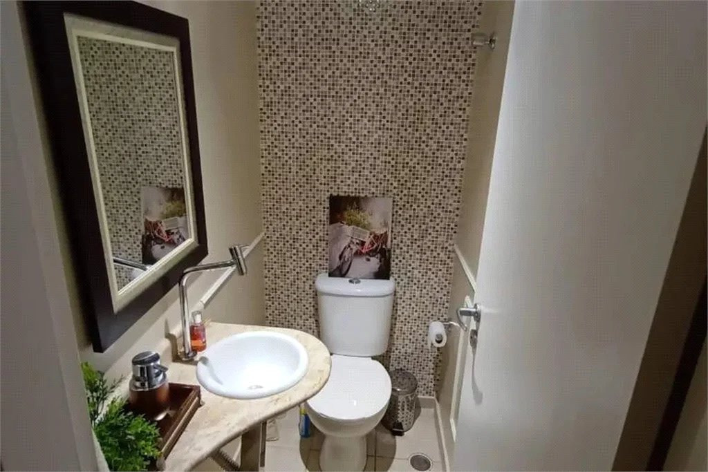 Casa à venda com 3 quartos, sendo 1 suíte,  no condomínio Jardim das Palmas, São Paulo - SP