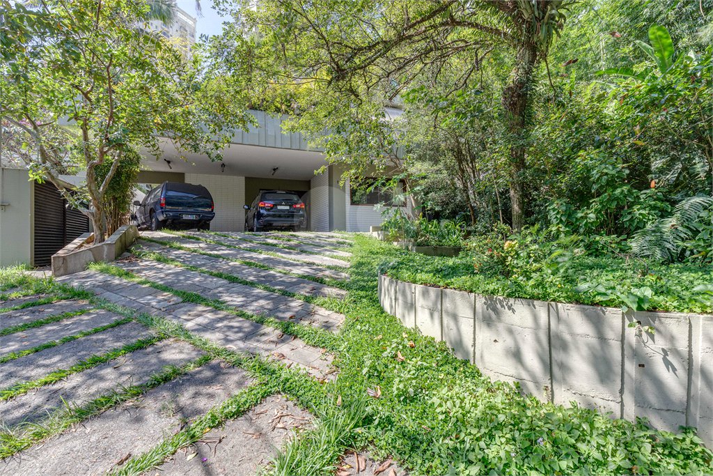 Casa à venda com 4 suítes no condomínio Granja do Morumbi, São Paulo - SP