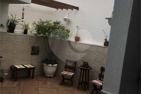 Casa à venda com 4 quartos, sendo 2 suítes,  em Vila Monumento, São Paulo, SP