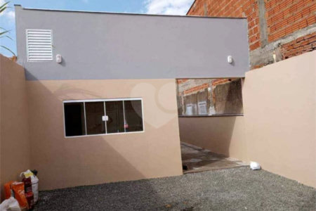 Casa térrea no Cidade Aracy .