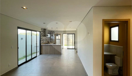 Casa à venda com 3 quartos, sendo 1 suíte,  em Portal do Bosque, Louveira, SP