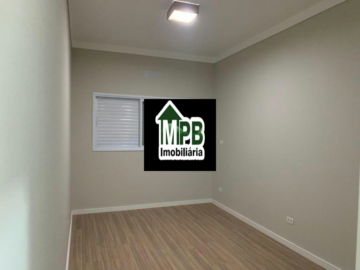 Casa à venda com 3 quartos, sendo 1 suíte, no condomínio Horto Florestal Villagio, Sorocaba - SP