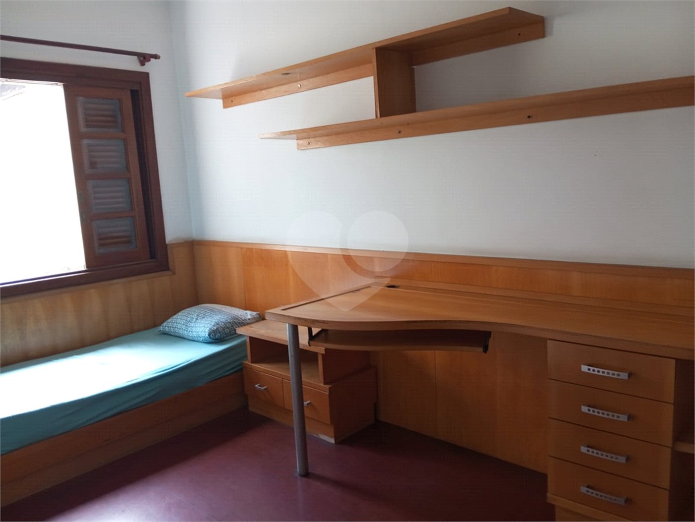 Casa à venda com 3 quartos, sendo 1 suíte, em Vila Nivi, São Paulo, SP