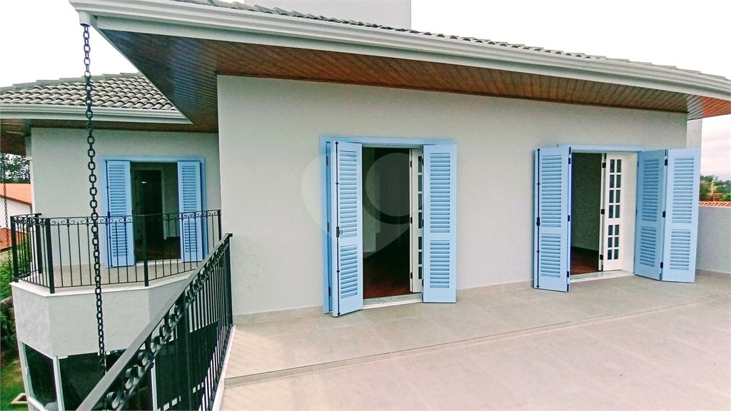Casa à venda com 3 suítes no condomínio Estância Marambaia, Vinhedo - SP