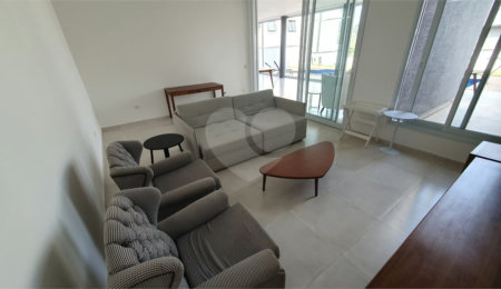 Casa à venda com 3 quartos, sendo 1 suíte,  no condomínio Figueira Garden, Atibaia - SP