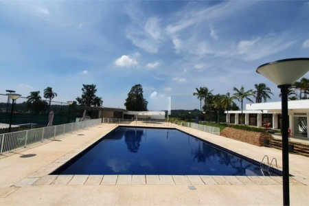 Casa à venda com 4 quartos, sendo 3 suítes,  no condomínio Vintage, Cotia - SP