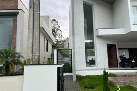 Casa à venda com 4 quartos, sendo 3 suítes,  no condomínio Mosaico Essence - Fase 1, Mogi das Cruzes - SP