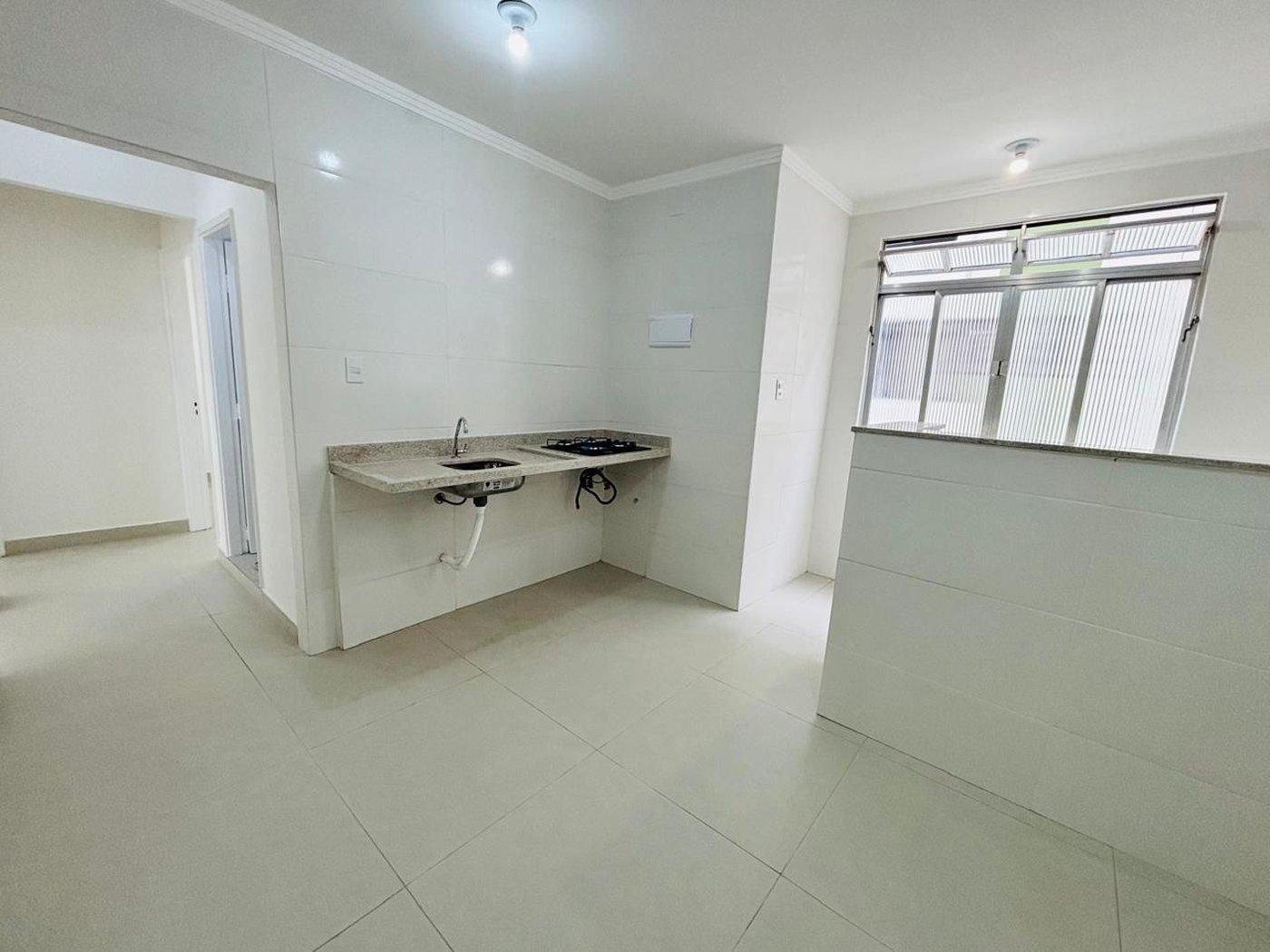 Apartamento com 2 dormitórios à venda, 85 m² por R$ 680.000,00 - Pompéia - Santos/SP