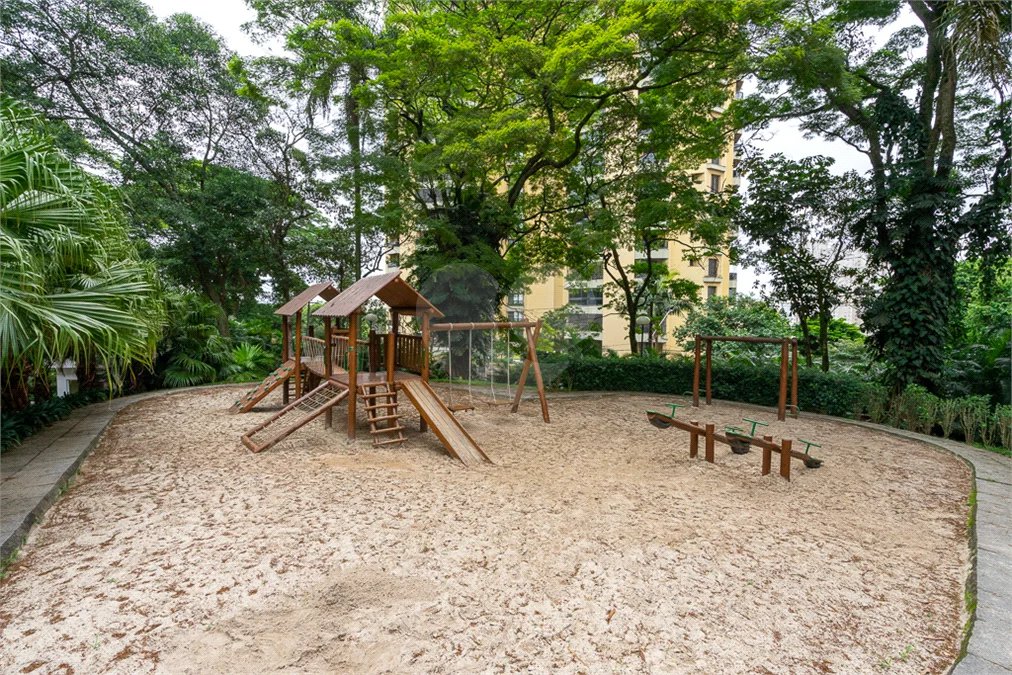 Apartamento à venda com 3 quartos, sendo 1 suíte, em MORUMBI, São Paulo, SP