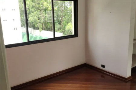 Apartamento à venda com 4 quartos, sendo 3 suítes, em PANAMBY, São Paulo, SP