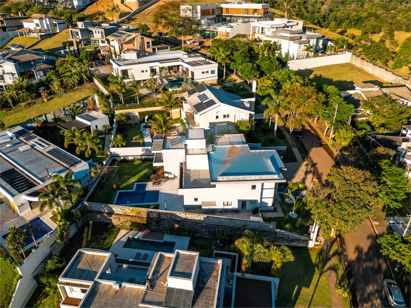 Casa à venda com 4 suítes em Condomínio Porto Atibaia, Atibaia, SP