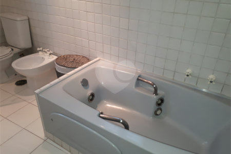 Apartamento à venda com 4 quartos, sendo 3 suítes, em Campo Belo, São Paulo, SP