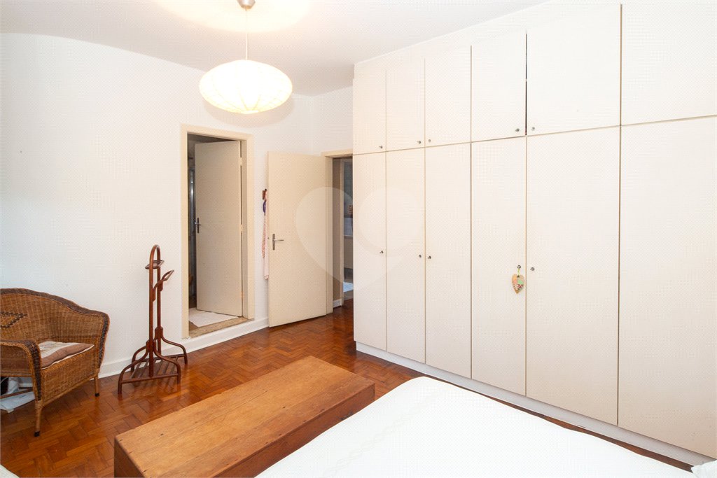 Casa à venda com 3 quartos, sendo 1 suíte, em Alto da Boa Vista, São Paulo, SP
