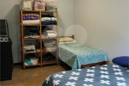Casa à venda com 4 quartos, sendo 2 suítes, no condomínio Primavera, Salto - SP