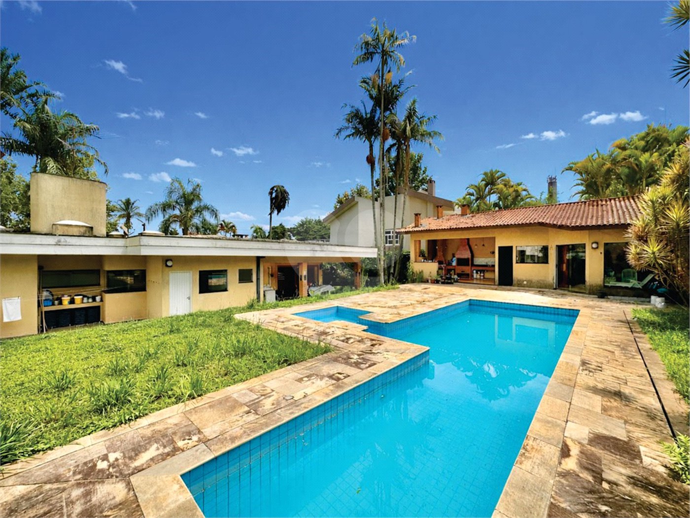 Casa á venda – Granja Viana