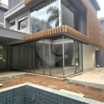 Casa à venda com 4 suítes no condomínio Plm 875, São Paulo - SP