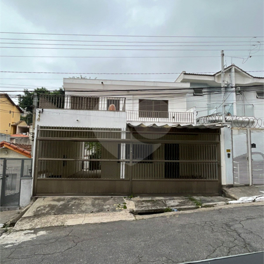Sobrado à venda com 3 quartos em Vila Nivi, São Paulo, SP