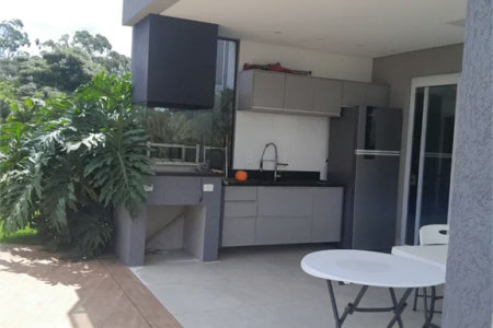 Casa à venda com 3 suítes em Moinho Velho, Cotia, SP