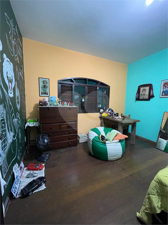 Sobrado à venda com 4 quartos, sendo 1 suíte,  em Vila Suissa, Mogi das Cruzes, SP