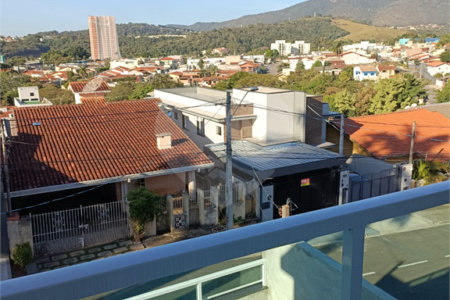 Sobrado à venda com 3 quartos, sendo 1 suíte, em Jardim do Lago, Atibaia, SP