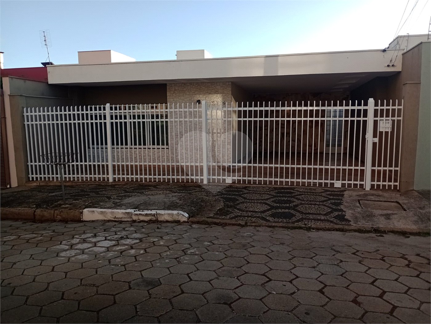 Casa à venda com 4 quartos, sendo 1 suíte, em Vila Rosa, Itapetininga, SP