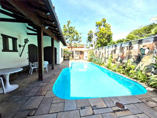 Casa Térrea à venda com 5 quartos, sendo 3 suítes,  em Granja Julieta, São Paulo, SP