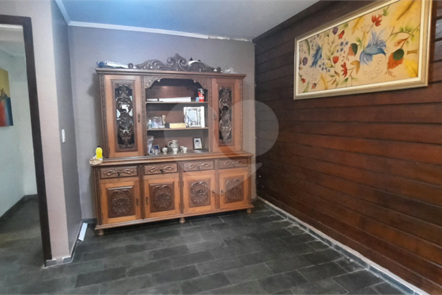 Casa à venda com 3 quartos, sendo 1 suíte, no condomínio Alpes da Cantareira, Mairiporã - SP