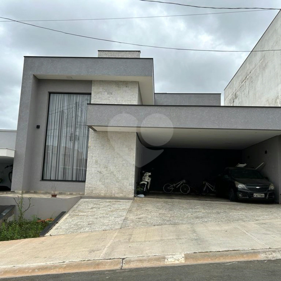 Casa à venda com 3 quartos, sendo 1 suíte, no condomínio Villagio Milano, Sorocaba - SP