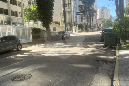 Flat à venda com 1 suíte em Moema, São Paulo, SP