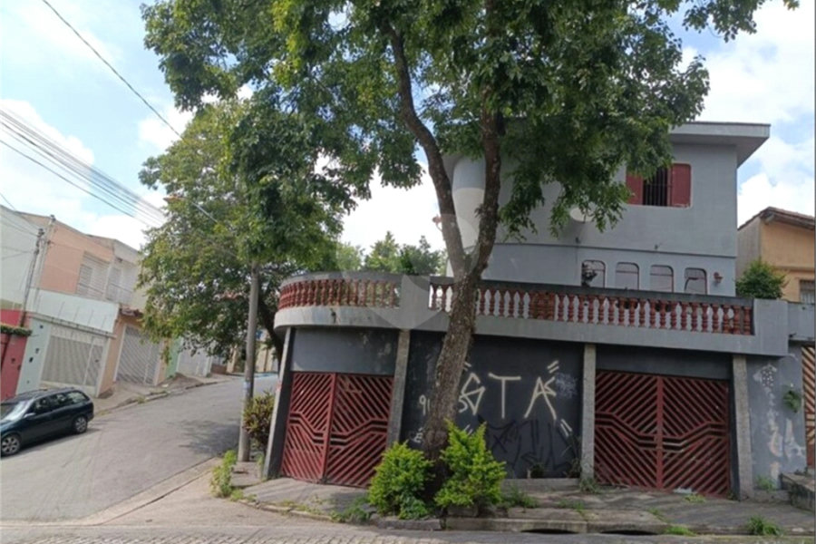 Sobrado à venda com 3 quartos em Vila Guarani, Santo André, SP