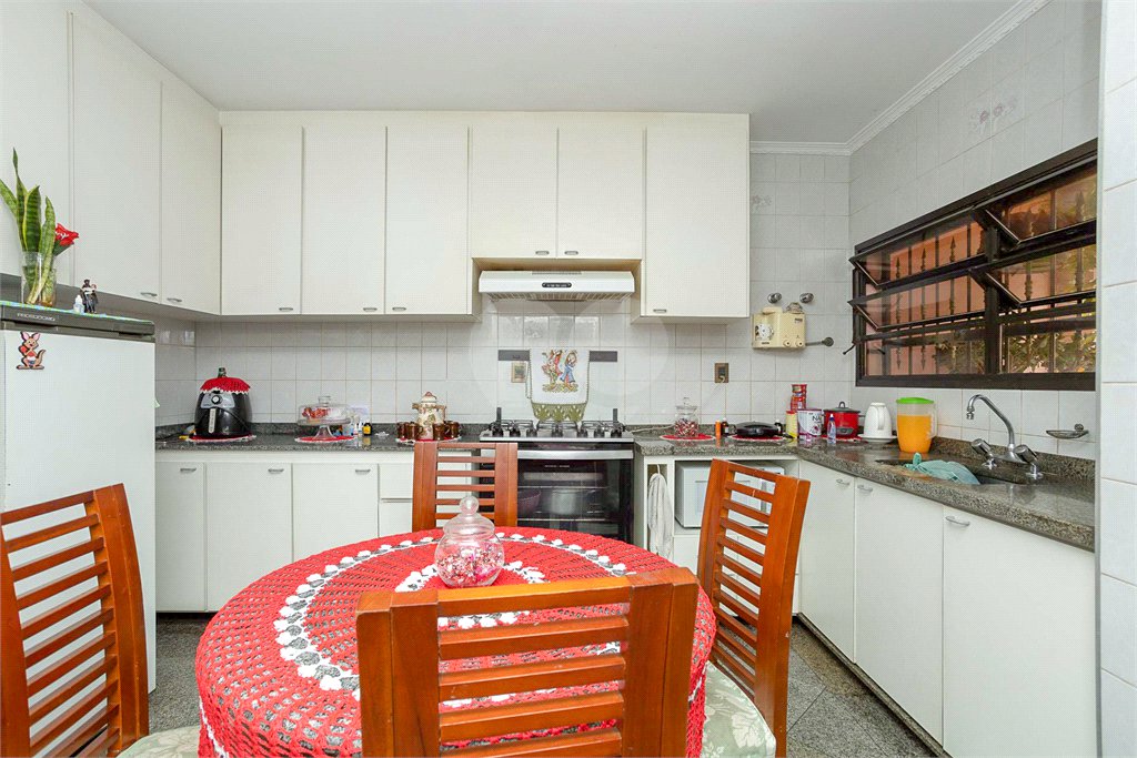 Sobrado à venda com 3 quartos, sendo 1 suíte, em Itaquera, São Paulo, SP