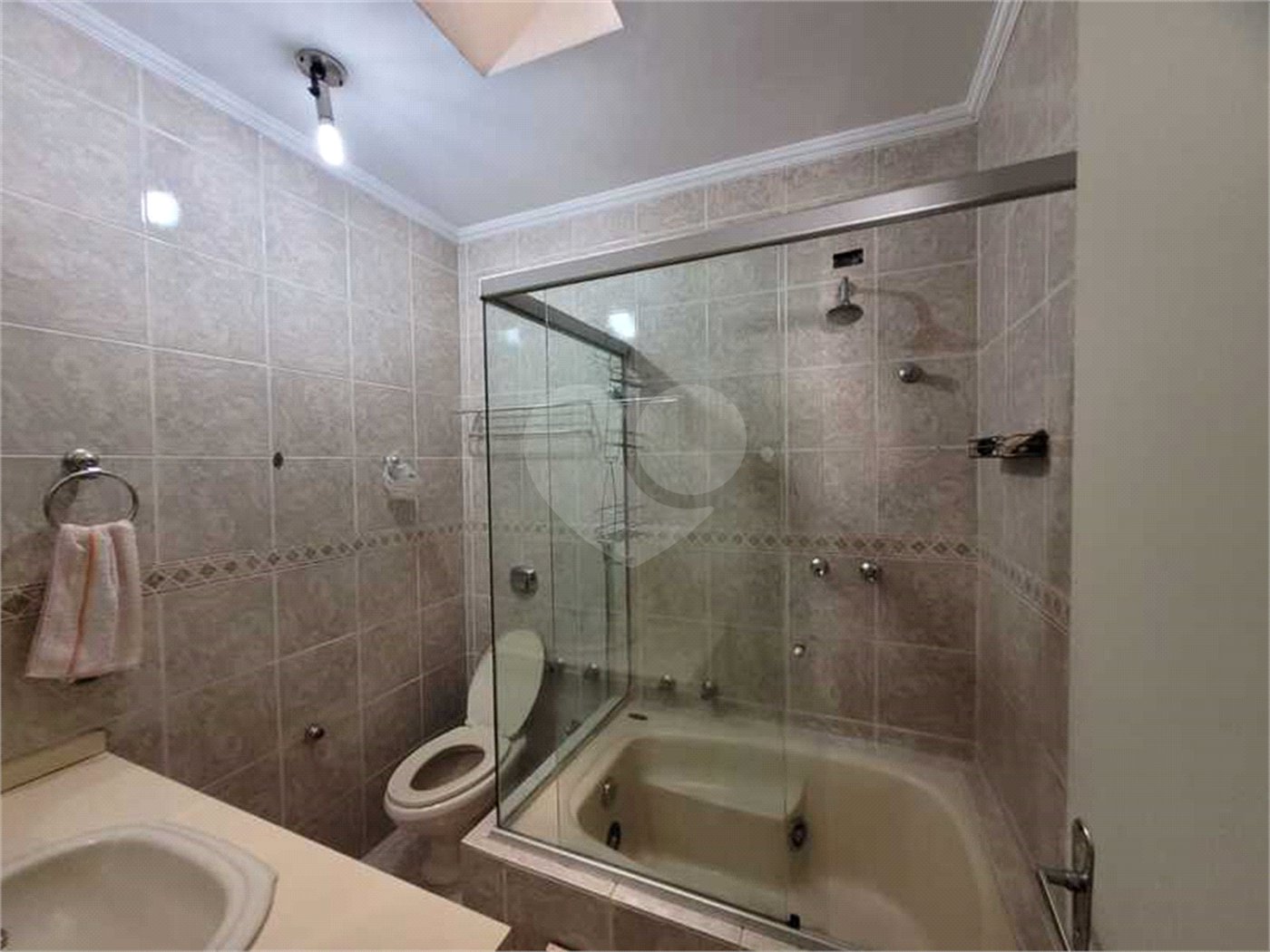 Sobrado à venda com 6 quartos, sendo 2 suítes, em Vila Romana, São Paulo, SP