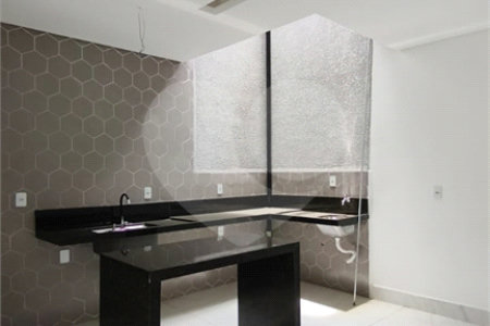 Casa à venda com 2 suítes no condomínio Residencial Paranaguá, São Paulo - SP
