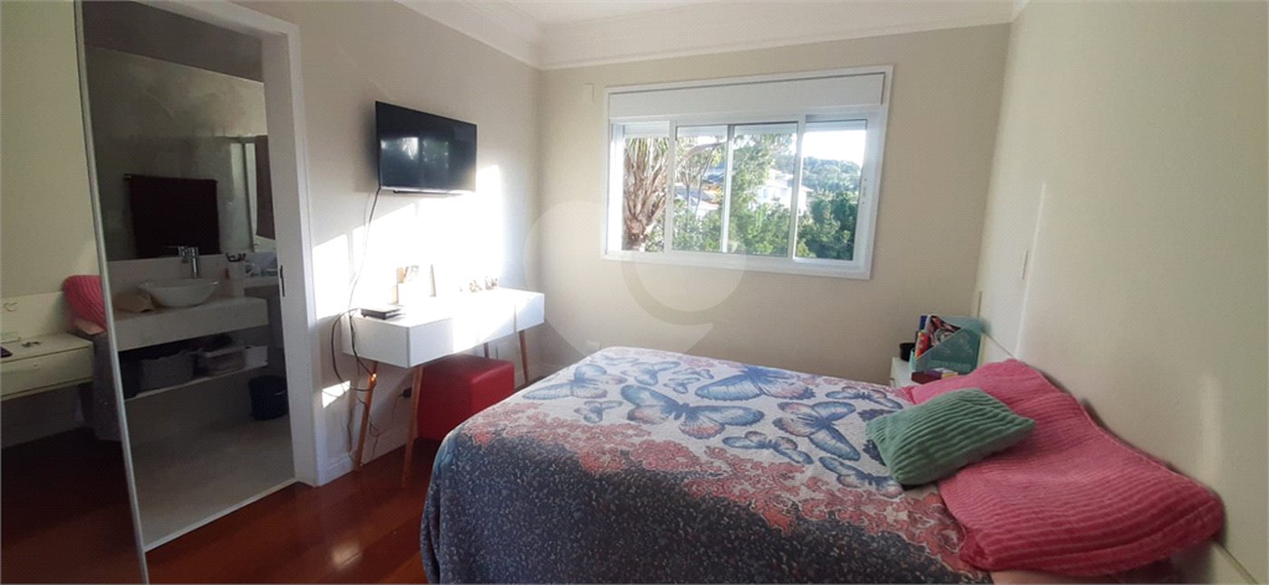 Casa à venda com 4 suítes no condomínio Suíça da Cantareira, Mairiporã - SP