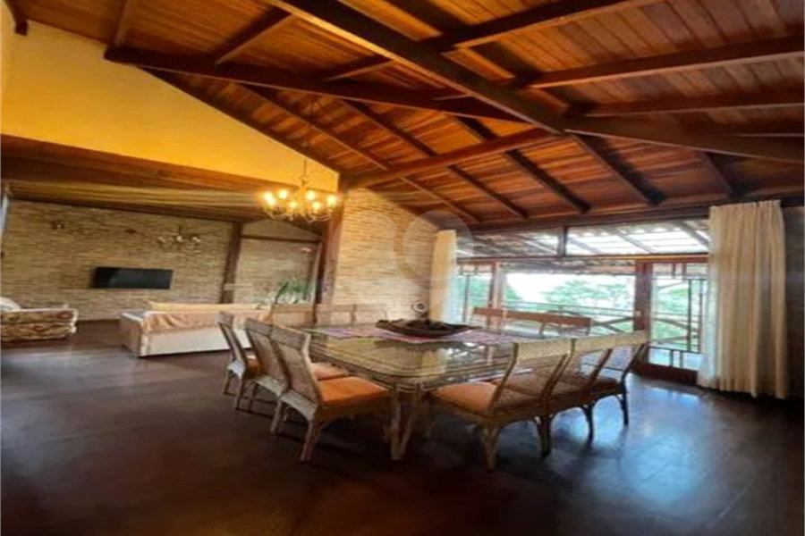 Casa à venda com 3 quartos, sendo 1 suíte,  no condomínio Alpes da Cantareira, Mairiporã - SP
