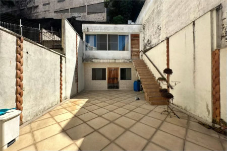 Sobrado à venda com 4 quartos, sendo 2 suítes,  em Vila Ipojuca, São Paulo, SP