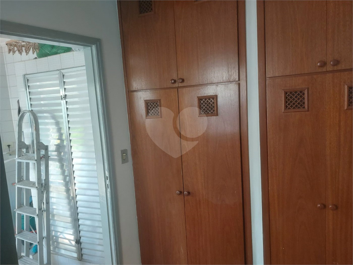 Sobrado à venda com 3 quartos, sendo 1 suíte,  em Tremembé, São Paulo, SP