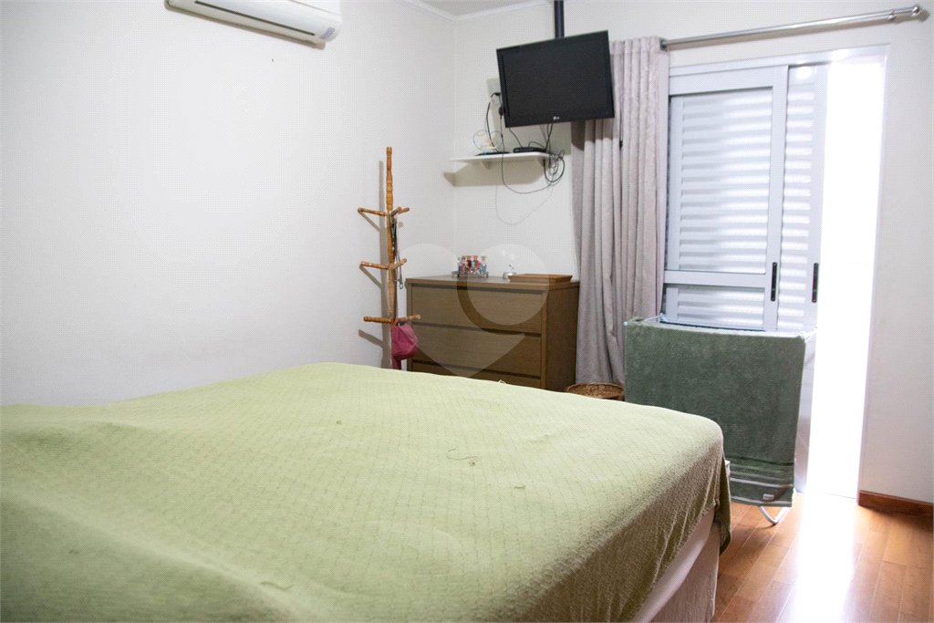 Casa à venda com 3 quartos, sendo 1 suíte, em Vila Gustavo, São Paulo, SP