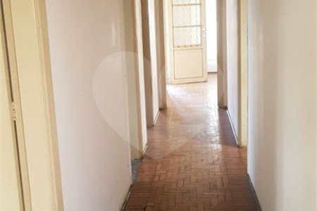Casa térrea para venda em Araraquara/SP.