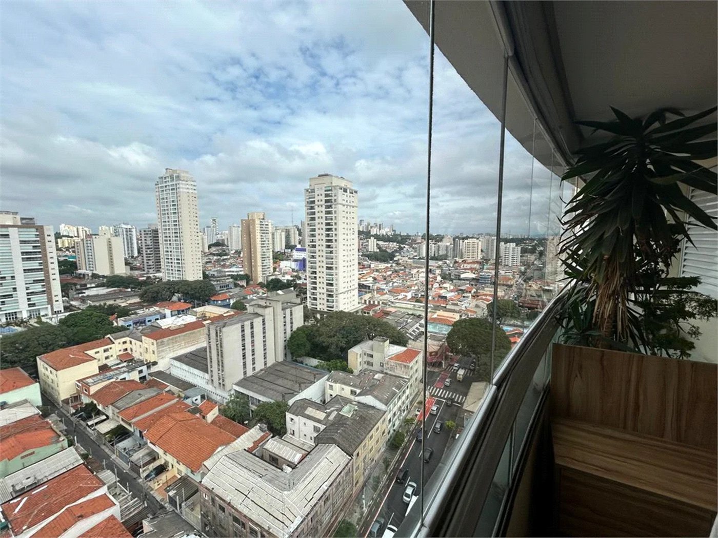 Apartamento à venda com 2 quartos, sendo 1 suíte,  em Vila Romana, São Paulo, SP
