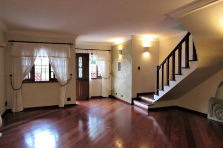 Sobrado à venda com 3 quartos, sendo 1 suíte, em Brooklin, São Paulo, SP