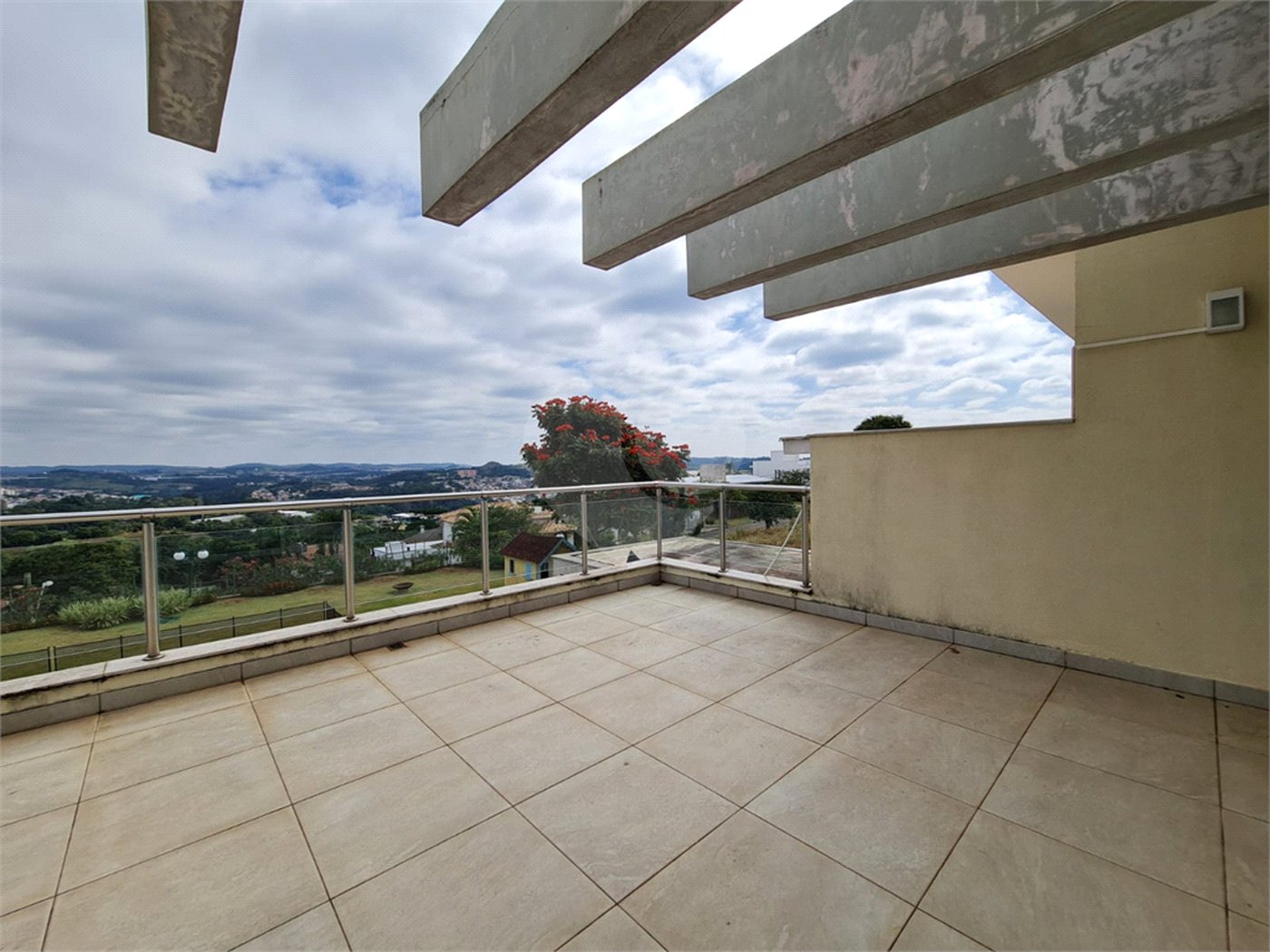 Casa à venda ou para alugar com 4 suítes no condomínio Residencial Jardim Primavera, Louveira - SP