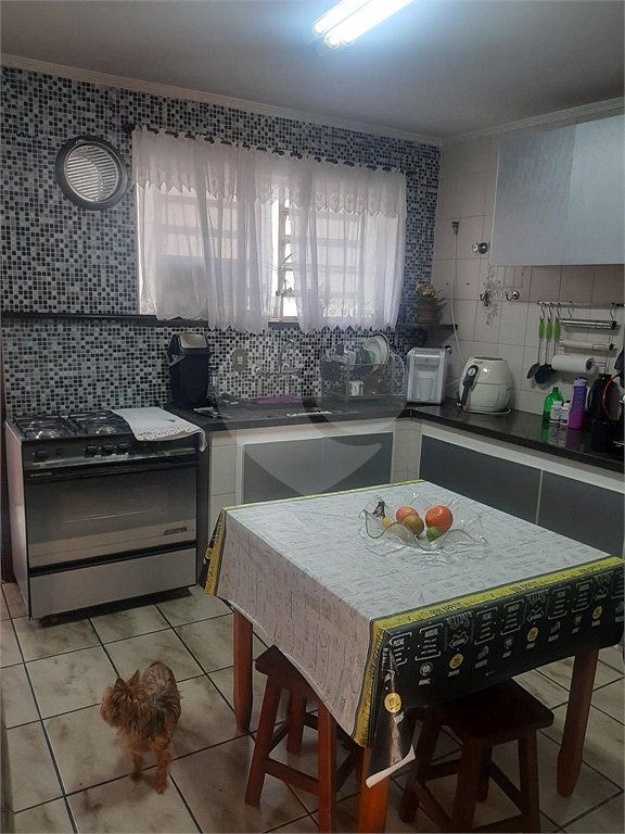 Casa à venda com 3 quartos, sendo 1 suíte,  no Centro, Mogi das Cruzes, SP