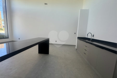 Casa à venda com 3 quartos, sendo 1 suíte, no condomínio Residencial Villagio Wanel, Sorocaba - SP