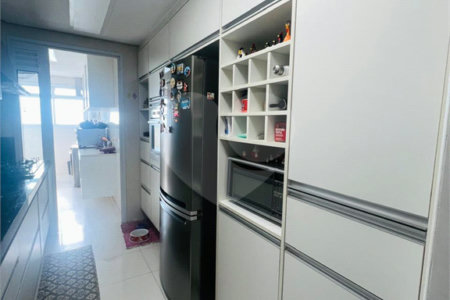 Apartamento à venda com 3 quartos, sendo 1 suíte, em Alto da Boa Vista, São Paulo, SP