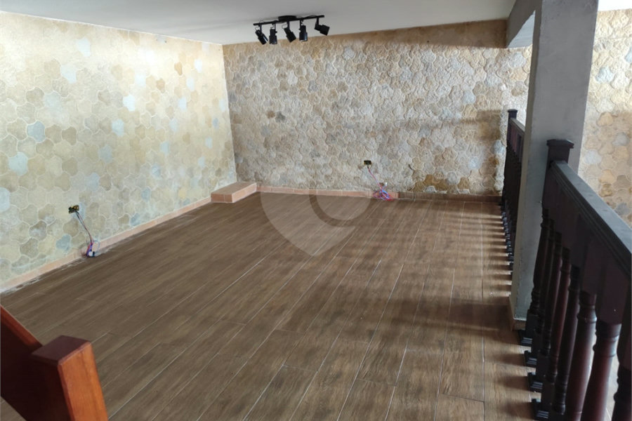 Sobrado à venda com 3 quartos, sendo 1 suíte,  em Horto Florestal, São Paulo, SP