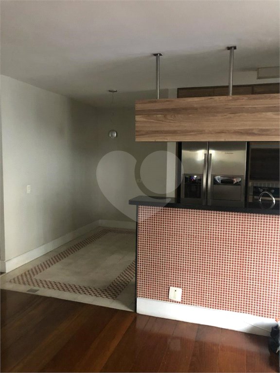 Sala à venda em Vila Suzana, São Paulo, SP